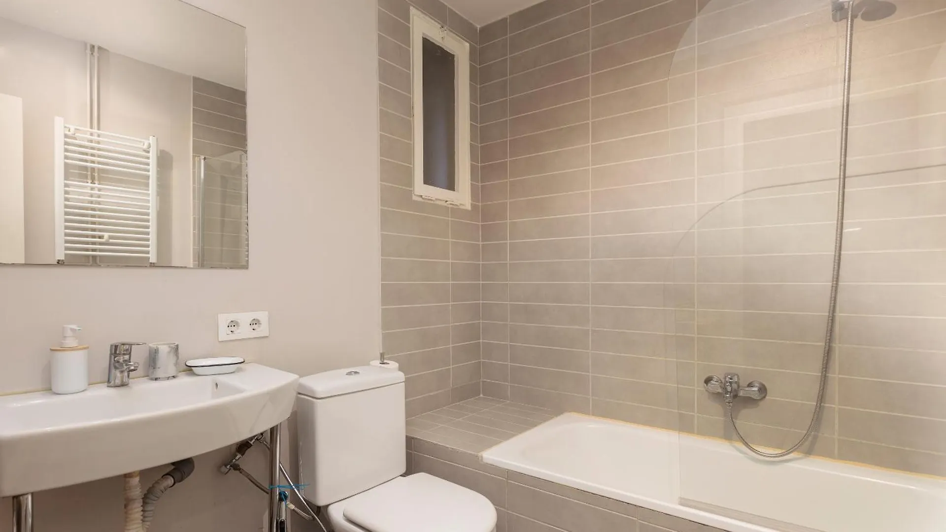 Letsgo Diagonal Avenue Apartment Barcelona 0*,  Spanje