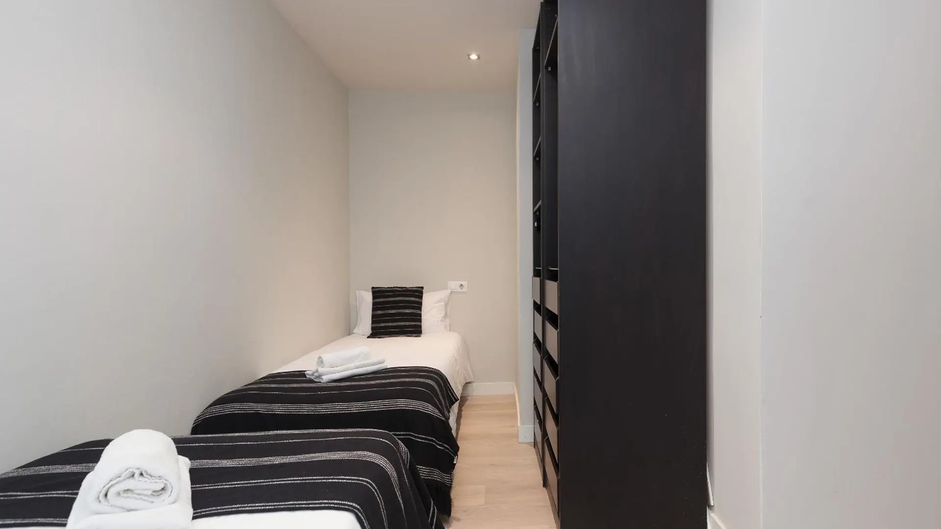 Letsgo Diagonal Avenue Apartment Барселона 0*,  Испания